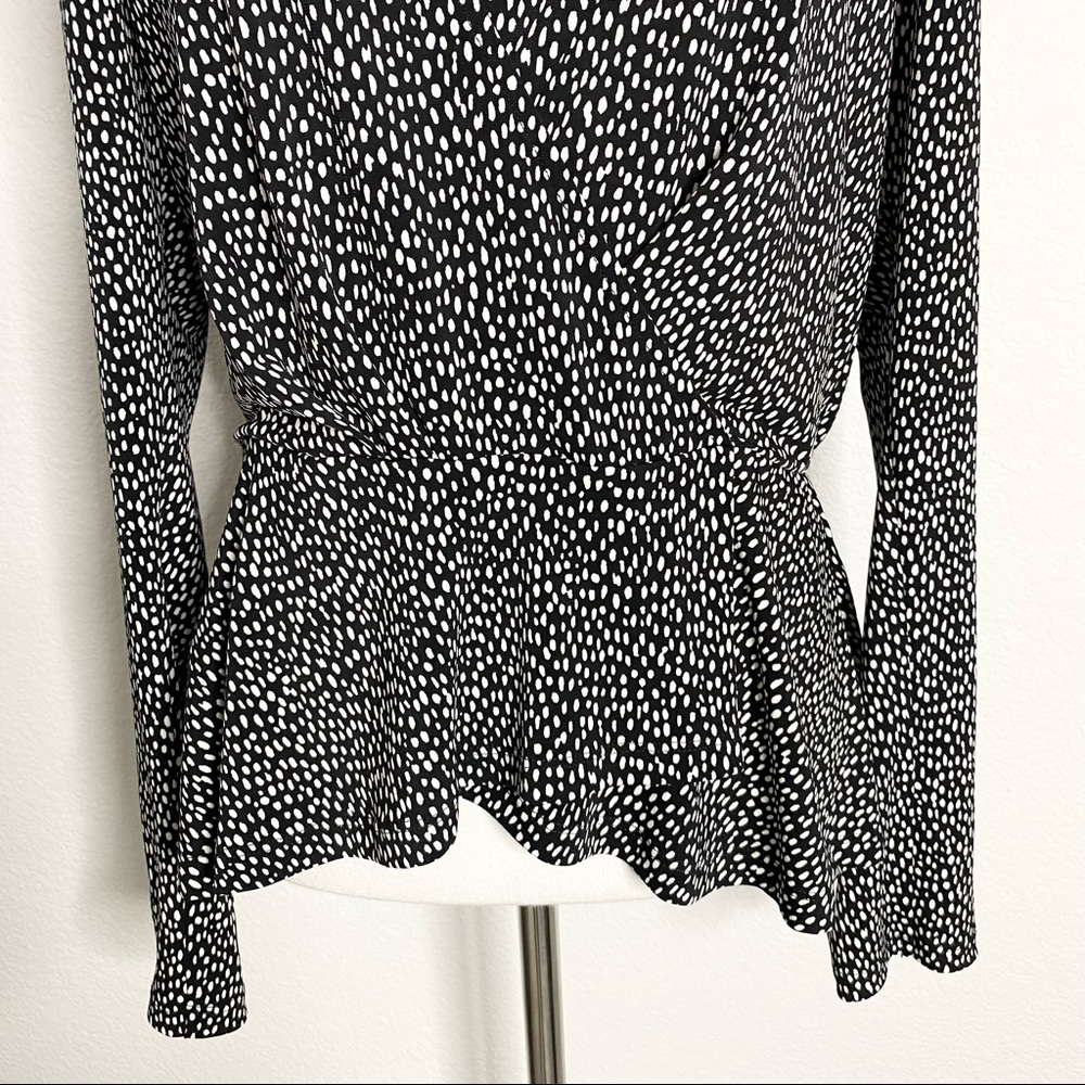 BANANA REPUBLIC Black and White Print Blouse - Picture 3 of 6